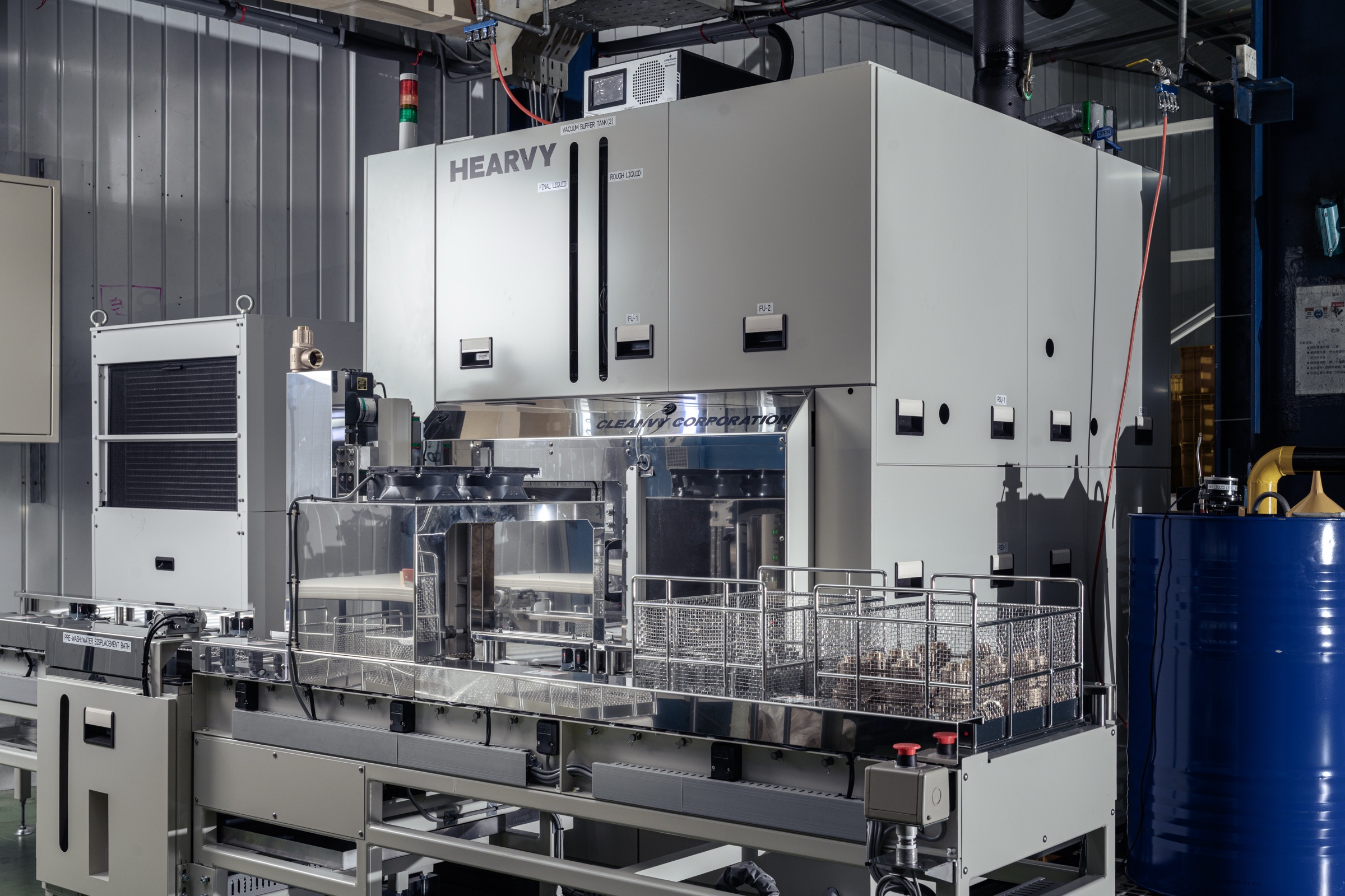 Industrial parts-cleaning line