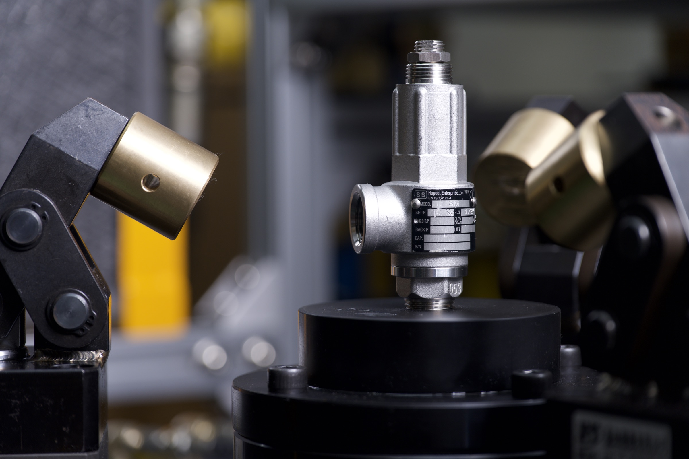 A valve clamped in the test bench